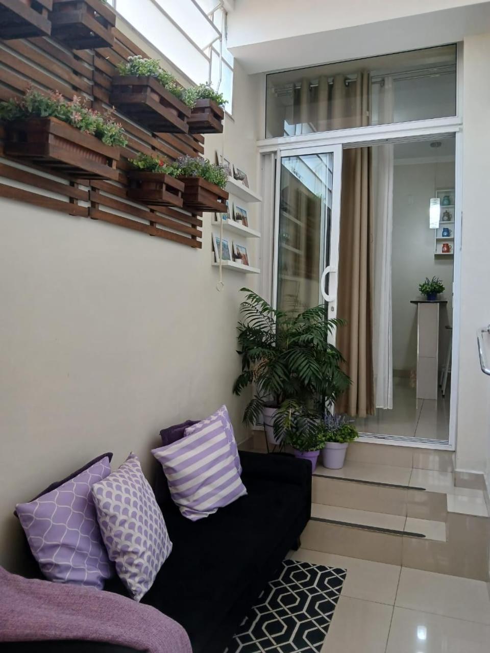 Hospedagem Quarto Chic Centro クーニャ エクステリア 写真